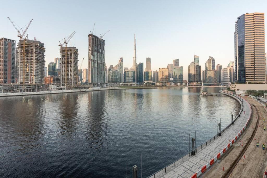 Elegant I Burj Khalifa & Canal View * Dubai