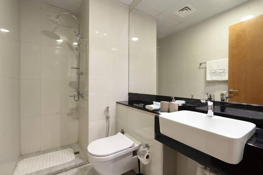 Elegant I Burj Khalifa & Canal View Apartment *